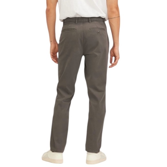 Everlane Men's Chinos in Dark Gray - Picture 2 of 9